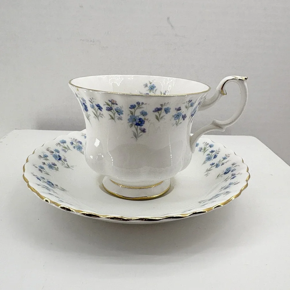 Vintage Royal Albert Memory Lane Tea Cup &‎ Saucer England Blue Floral Gold Trim